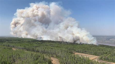 Smoky conditions remain in much of Alberta with continued heat, dryness expected